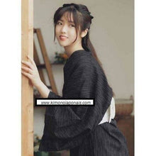 Charger l'image dans la galerie, Kimono Traditionnel ´Akane´ Kimono Femme Kimonojaponais