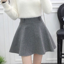 Charger l'image dans la galerie, Mini Jupe Japonaise Classique - Kimono Japonais