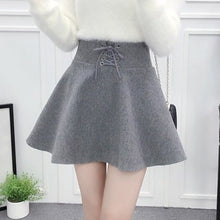 Charger l'image dans la galerie, Mini Jupe Japonaise Classique - Kimono Japonais