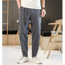 Charger l'image dans la galerie, Pantalon Kogeki en style kimono, alliant confort et élégance, idéal pour un look tendance inspiré de Kyoto.