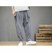 Charger l'image dans la galerie, Pantalon Kogeki, style kimono japonais, confort et tendance pour un look décontracté inspiré des rues de Kyoto.