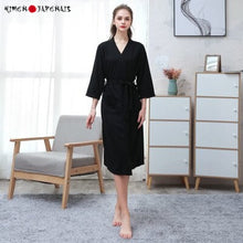 Charger l'image dans la galerie, PEIGNOIR DE BAIN NOIR SATIN FLUIDE