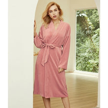 Charger l'image dans la galerie, PEIGNOIR FEMMEVELOUR ROSE - Kimono Japonais