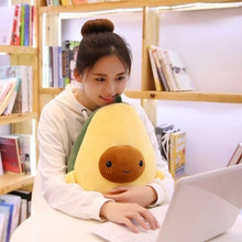 Charger l'image dans la galerie, Peluche Kawaii L'avocat Bizard - Kimono Japonais