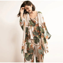 Charger l'image dans la galerie, Pyjama Kimono Femme Satin Safari - Kimono Japonais