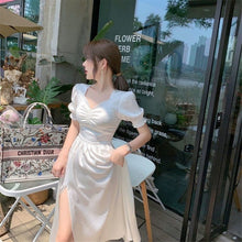 Charger l'image dans la galerie, Robe Japonaise Kawaii à volants - Kimono Japonais