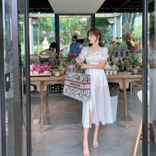 Charger l'image dans la galerie, Robe Japonaise Kawaii à volants - Kimono Japonais