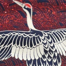 Charger l'image dans la galerie, T-shirt Envol de grues avec un motif 3D de grue japonaise, doux au toucher et idéal pour un style romantique.