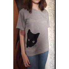 Charger l'image dans la galerie, T-shirt Japonais Kawaii impression chat curieux HARAJAKU STYLE - Kimono Japonais