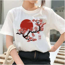 Charger l'image dans la galerie, T-shirts Ko avec un design inspiré du cerisier Sakura, symbole romantique et sacré du Japon.