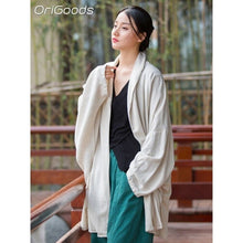 Charger l'image dans la galerie, Veste Kimono Femme Street Yoga en coton soyeux à manches longues et fermeture boutonnée, parfaite pour les tenues décontractées ou habillées.