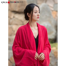 Charger l'image dans la galerie, Veste Kimono Femme Street Yoga en coton soyeux à manches longues et fermeture boutonnée, parfaite pour les tenues décontractées ou habillées.