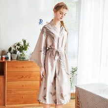Charger l'image dans la galerie, Kimono Femme Long Yukata Printemps