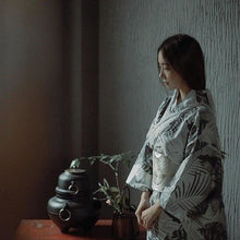 Charger l'image dans la galerie, Kimono traditionnel ´Karma´ Kimono Femme Kimonojaponais Gris M
