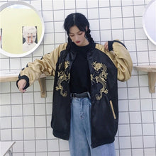 Charger l'image dans la galerie, Veste Sukajan Dragon Or avec broderie dragon dorée détaillée, fabriquée au Japon.