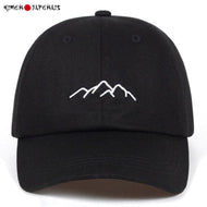 Casquette Japonaise Iwaki avec broderie élégante du mont Iwaki, parfaite pour un look stylé et décontracté.
