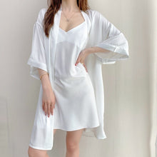 Charger l&#39;image dans la galerie, Kimono Femme Pyjama Satin Blanc - Kimono Japonais
