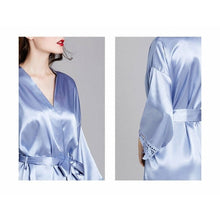 Charger l&#39;image dans la galerie, Kimono Femme Satin Bleu Gris Dentelles - Kimono Japonais
