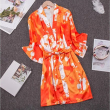 Charger l&#39;image dans la galerie, Kimono Femme Satin Orange Peintures - Kimono Japonais
