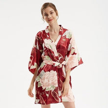 Charger l&#39;image dans la galerie, Kimono Femme Satin Rouge Fleurs Blanches - Kimono Japonais
