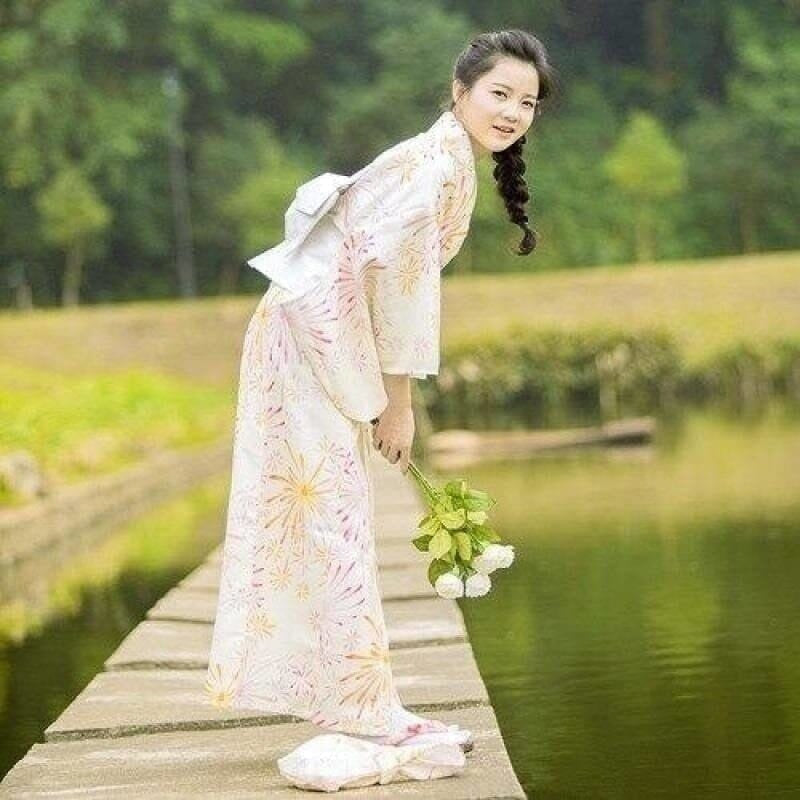 Kimono traditionnel Chinatsu Kimono Femme Kimonojaponais S 