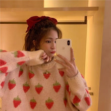 Charger l&#39;image dans la galerie, Pull japonais Kawaii en tricot motifs fraises - Kimono Japonais
