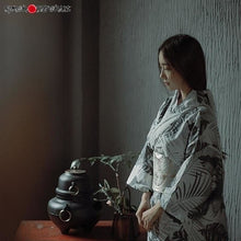 Charger l'image dans la galerie, Kimono traditionnel ´Karma´ Kimono Femme Kimonojaponais
